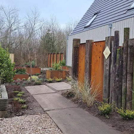 Silver Garden Couette-café 3*