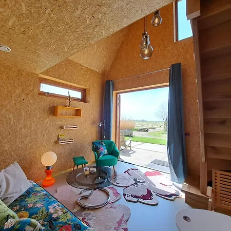 Silver Garden Bed & Breakfast 3*